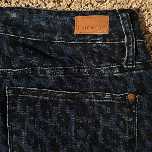 Judy Blue Denim Leopard Print Raw Hem Skinny Jeans Size 16W - Picture 5 of 9